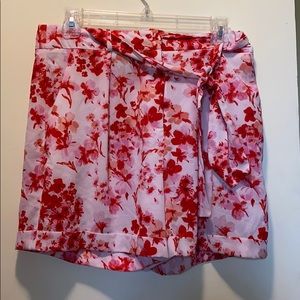 Adorable wide led pink and white floral shorts